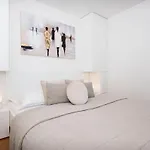 Апартаменты 28Th Floor Luxury Skyline 1Bdrm Apartment - Downtown City Center *
