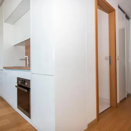 28th Floor Luxury Skyline 1bdrm - Downtown Center * Bratislava