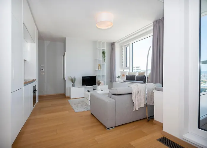 아파트 Luxury 1bdrm On The 28th Floor 브라티슬라바