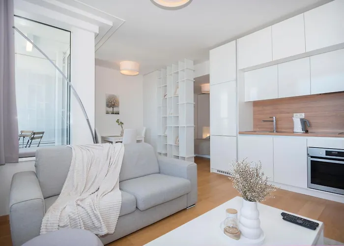 아파트 Luxury 1bdrm On The 28th Floor 브라티슬라바