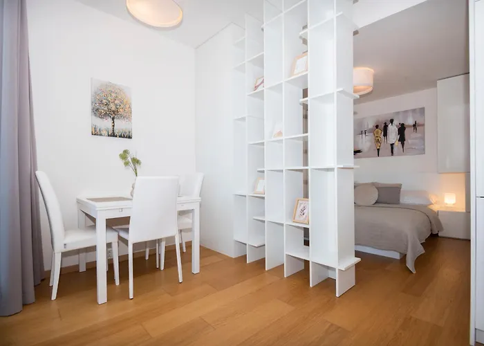 Luxury 1bdrm On The 28th Floor 브라티슬라바