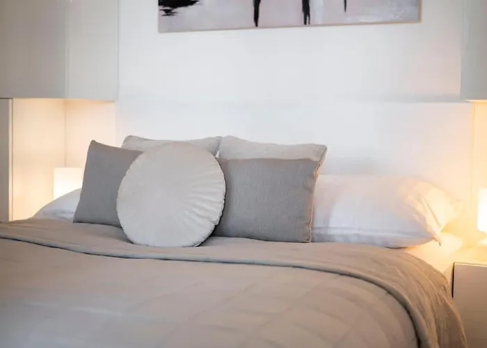 Luxury 1bdrm On The 28th Floor 브라티슬라바