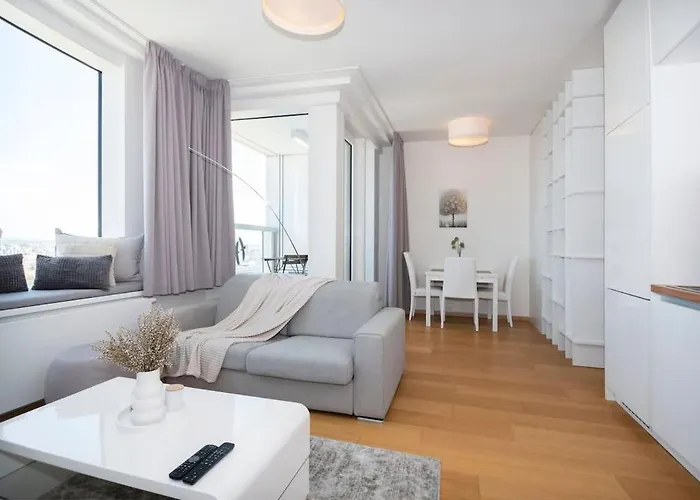 Luxury 1bdrm On The 28th Floor 아파트 브라티슬라바