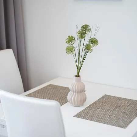 28th Floor Luxury Skyline 1bdrm - Downtown Center شقة