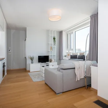 شقة 28th Floor Luxury Skyline 1bdrm - Downtown Center براتسيلافا