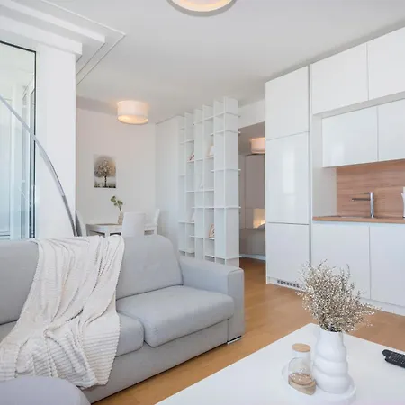 شقة 28th Floor Luxury Skyline 1bdrm - Downtown Center براتسيلافا