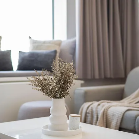 28th Floor Luxury Skyline 1bdrm - Downtown Center *