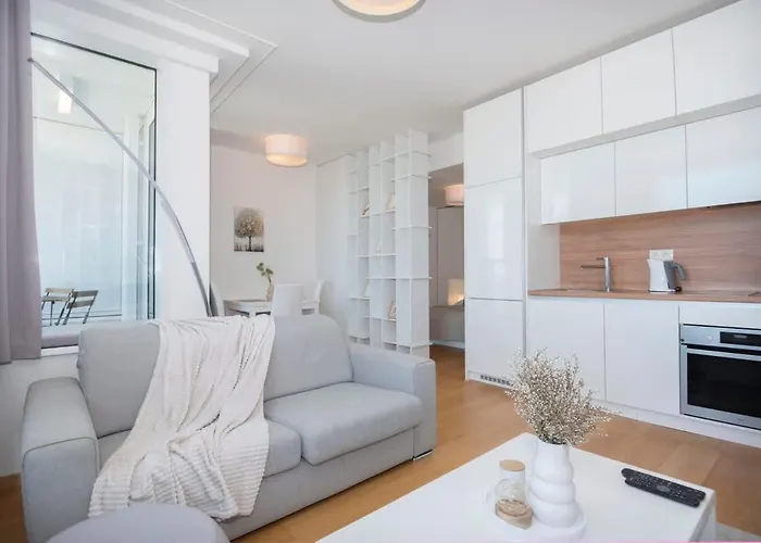 Luxury 1bdrm On The 28th Floor ברטיסלאבה
